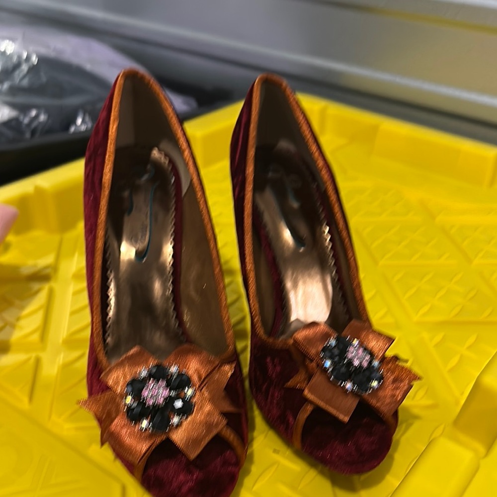 Poetic License Burgundy and Orange Heels with Jewel Bow